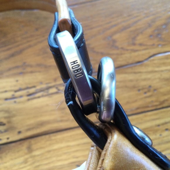 Sold - Hobo International Leather Shoulder Bag - Picture 9 of 16